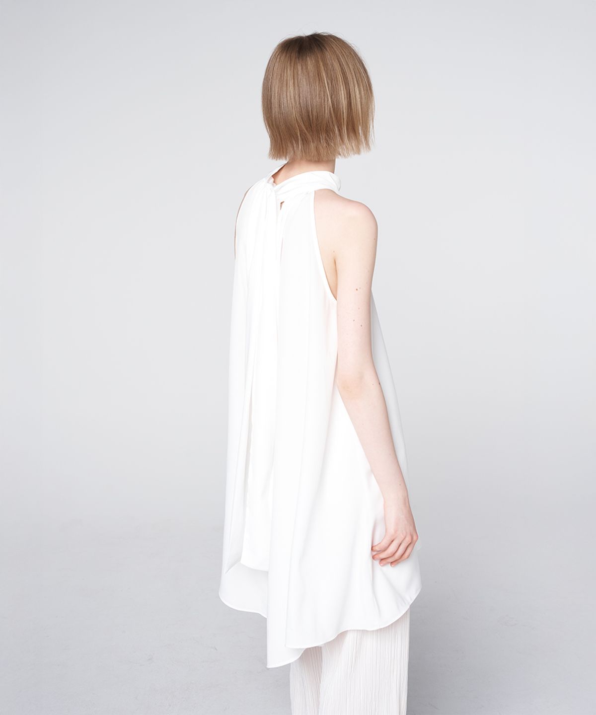 320쇼룸(320SHOWROOM) Halter Neck Shirring Asymmetric Mini Dress White