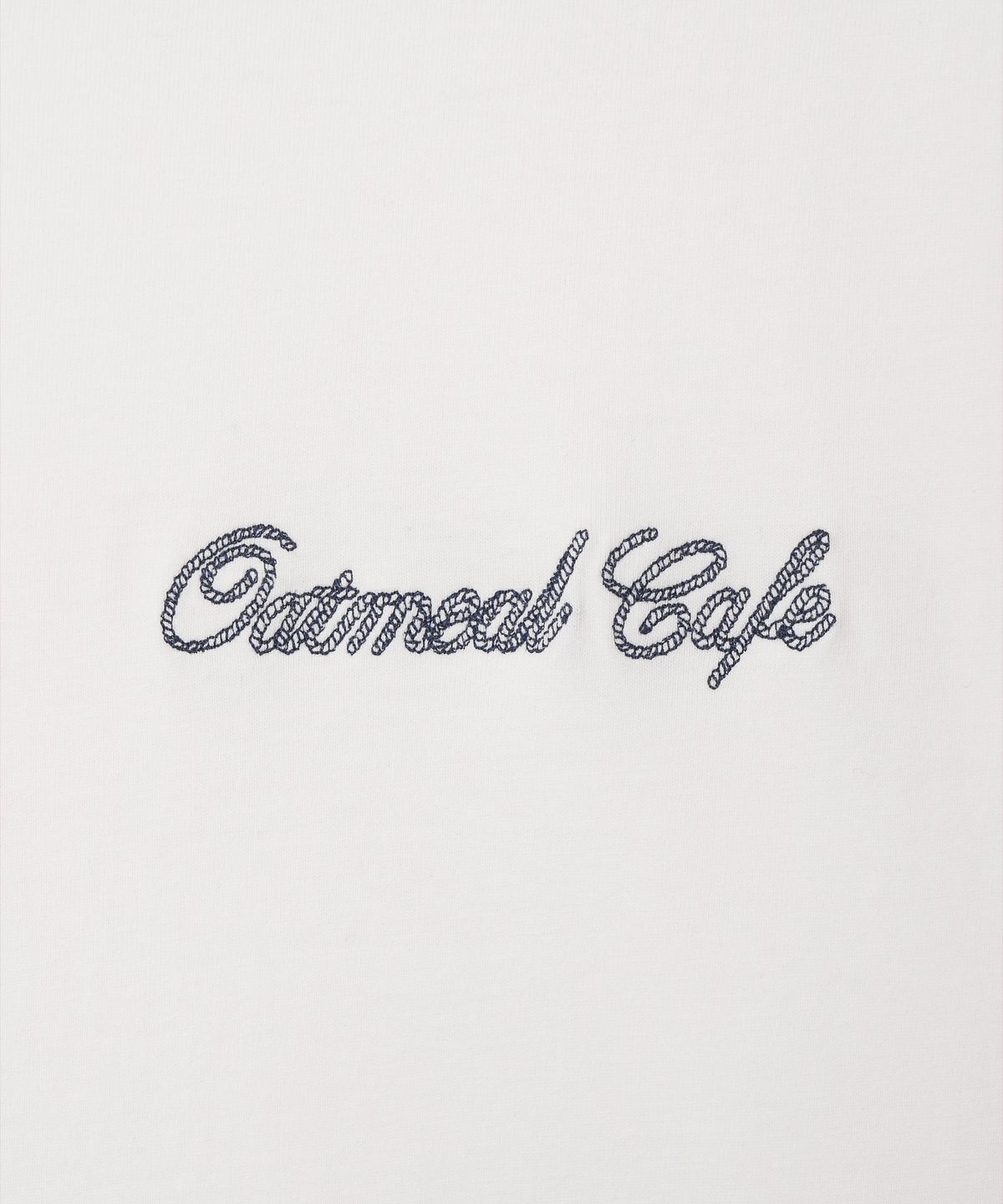 오트밀카페(OATMEAL CAFE) 로프 자수 로고 티셔츠 - 오프 화이트