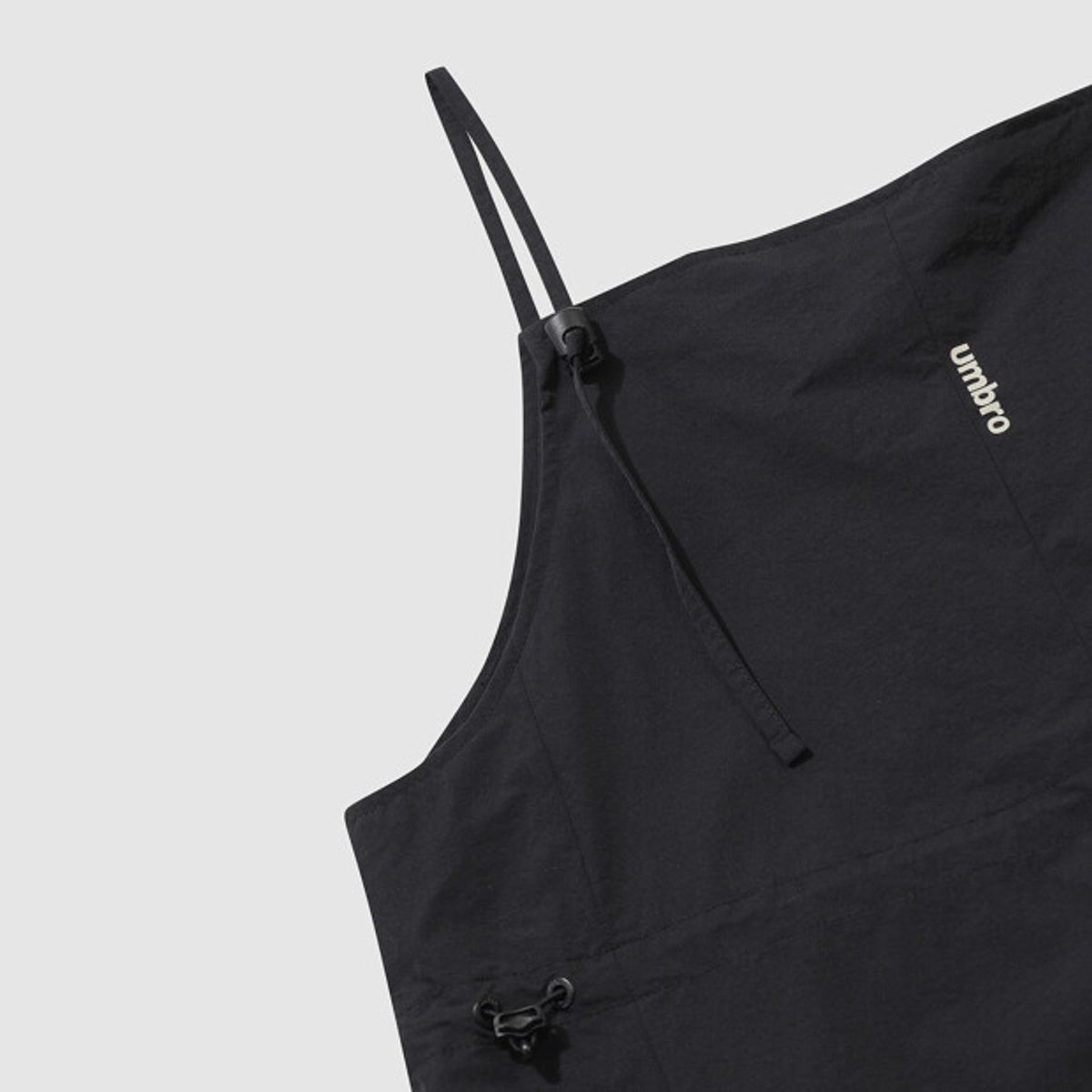 엄브로(UMBRO) 우먼스 우븐 슬리브리스 원피스 블랙 UR222COP61