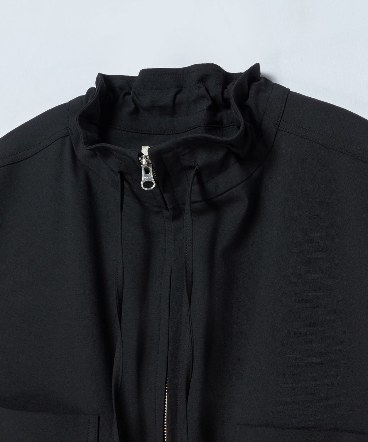 비욘드클로젯(BEYOND CLOSET) [COLLECTION LINE] 럭스 블렌드 페브릭 유틸리티 블루종 블랙
