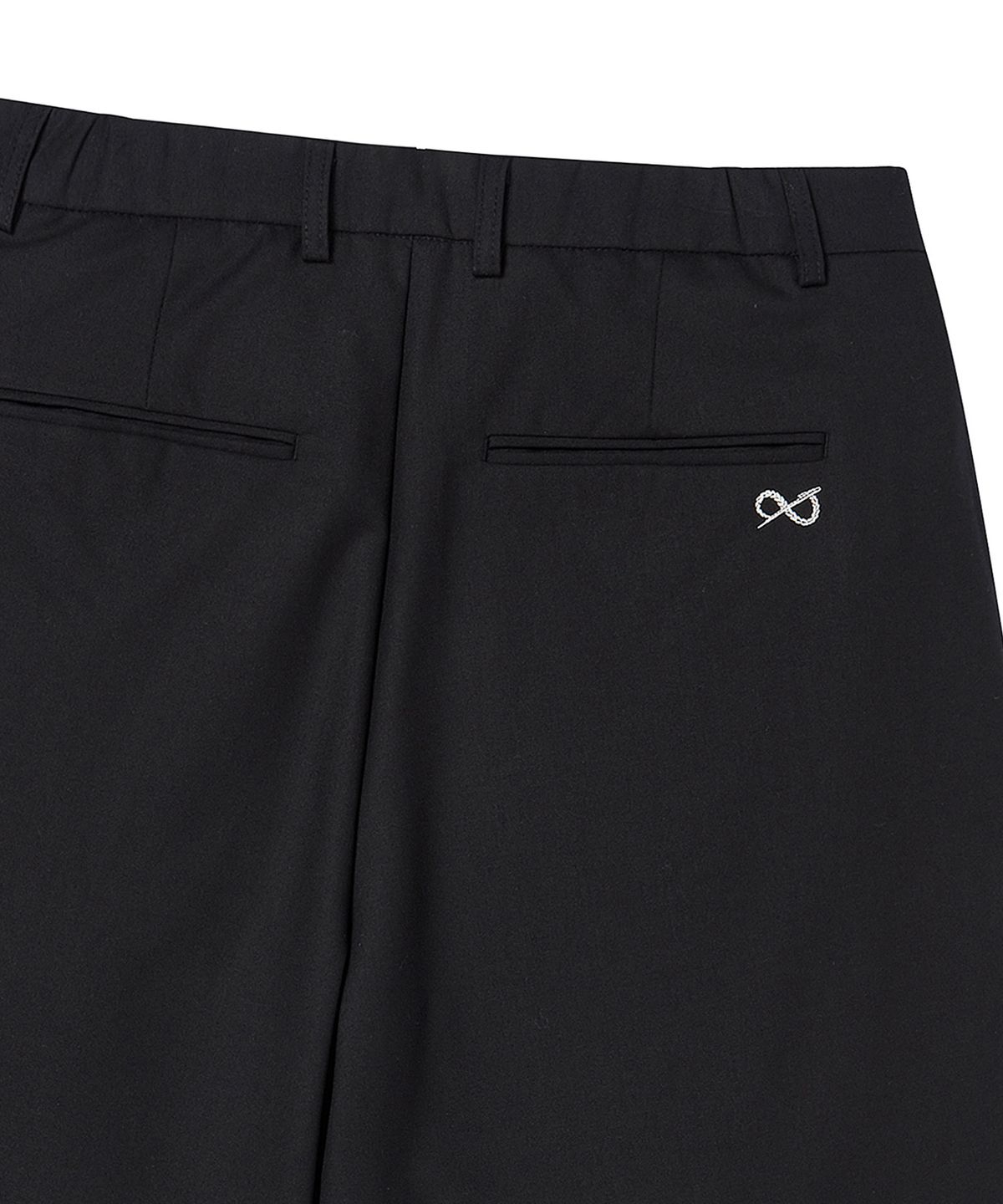 비욘드클로젯(BEYOND CLOSET) [COLLECTION LINE] 럭스 블렌드 페브릭 하프 팬츠 블랙