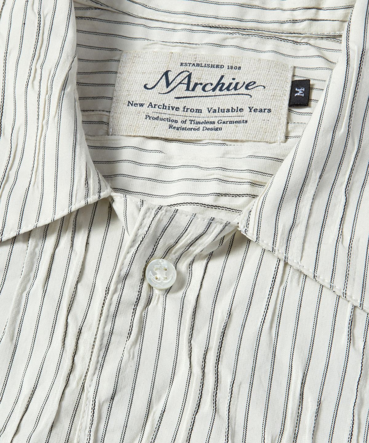 비욘드클로젯(BEYOND CLOSET) [COLLECTION LINE] 에어리 핸드 메이드 스트라이프 오픈 카라 반팔 셔츠 아이보리