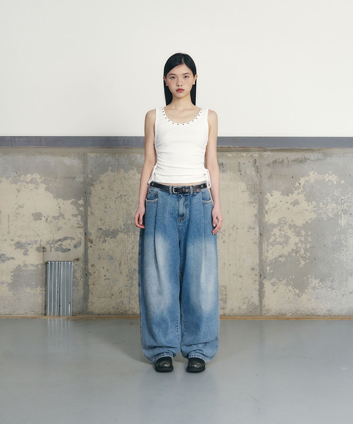 언유즈랩(UNUSEDLAB) 원턱 데님 팬츠 [미드블루]