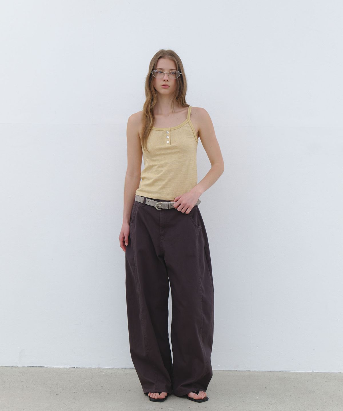 클루니(CLUNY) Fine Stripe Sleeveless Top - gray