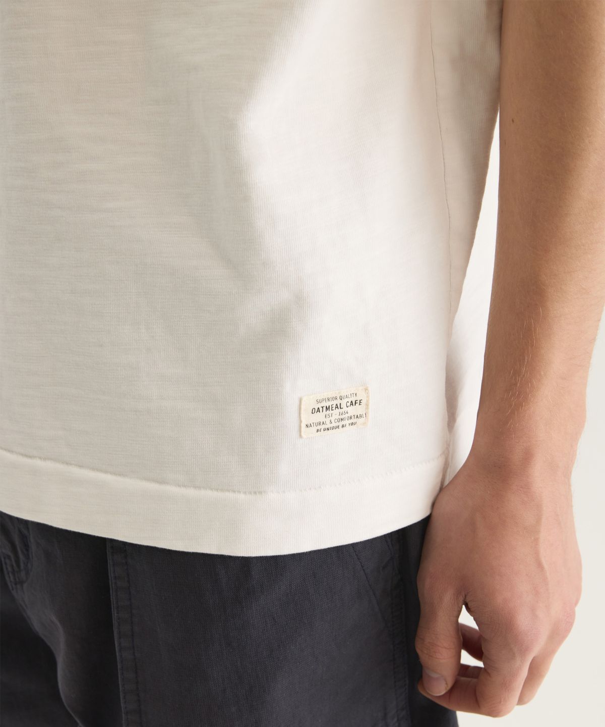 오트밀카페(OATMEAL CAFE) 헤비 슬럽 코튼 원 포켓 티셔츠 - 오프 화이트