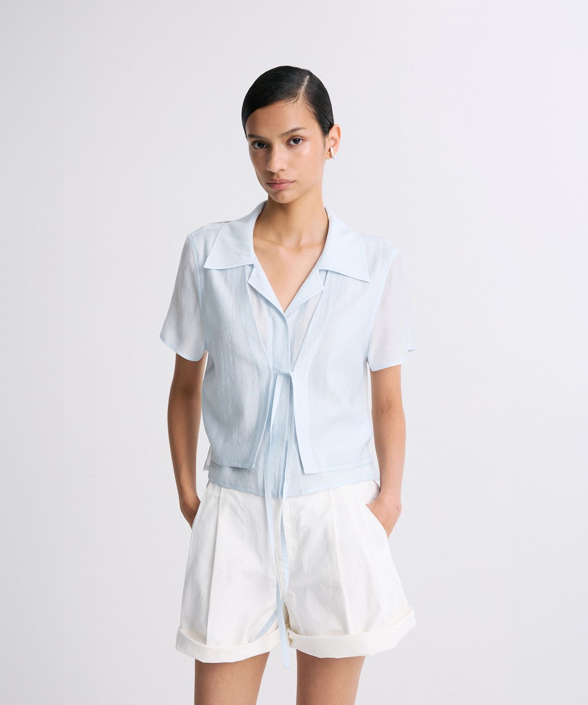 리이(RE RHEE) FRONT-TIE SHIRT BLOUSE SKY BLUE