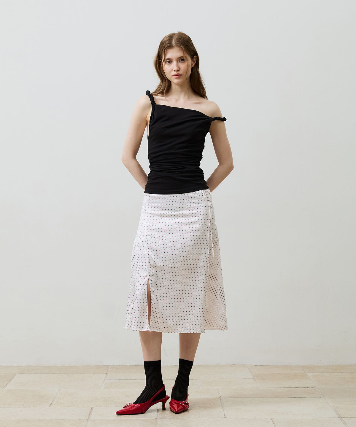 아리킴(ARIKIM) TINY DOT SLIT SKIRT / RED
