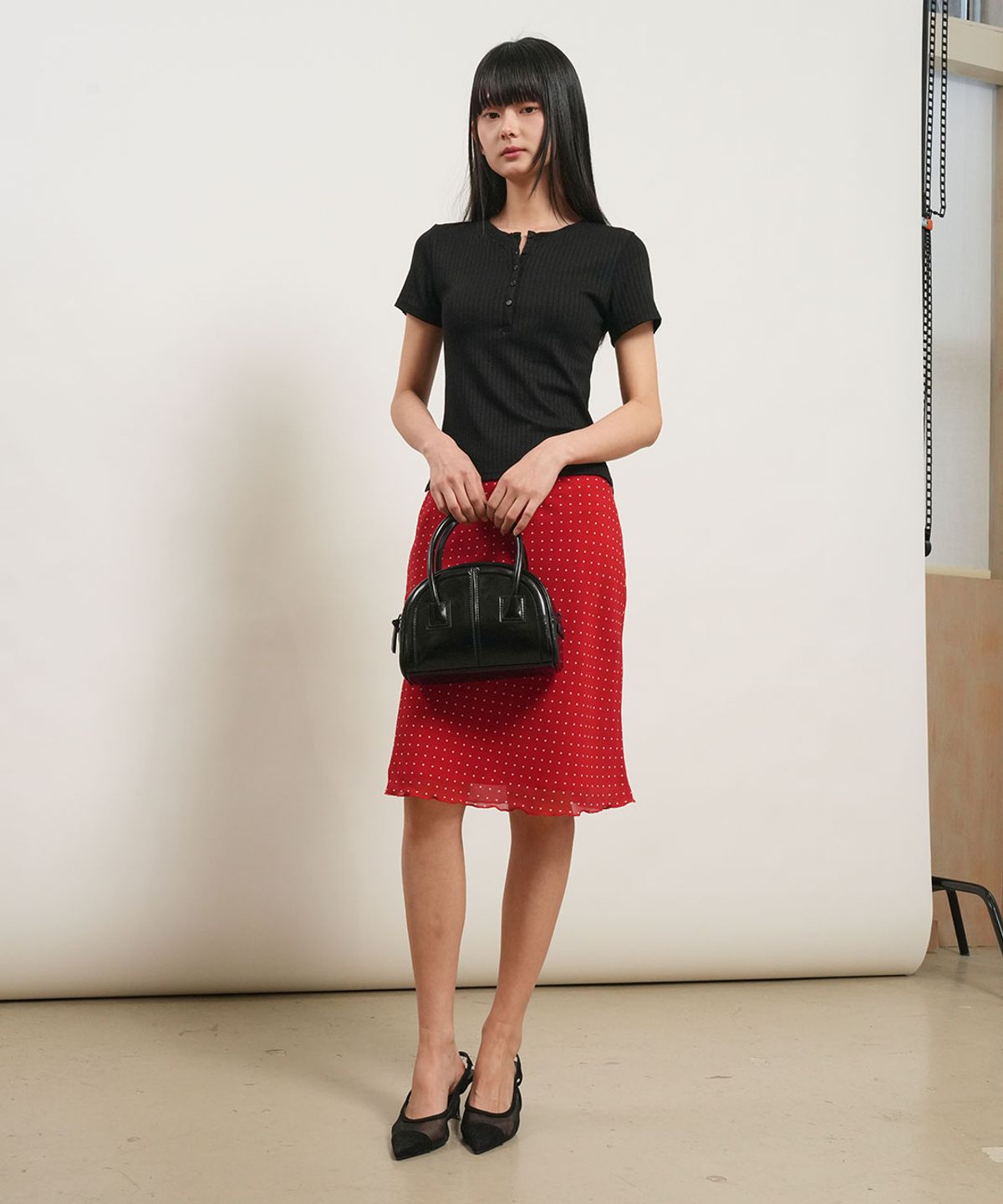제너럴아이디어(GENERALIDEA) 도트 시어 미디 스커트 [RED] / GF2LSK517