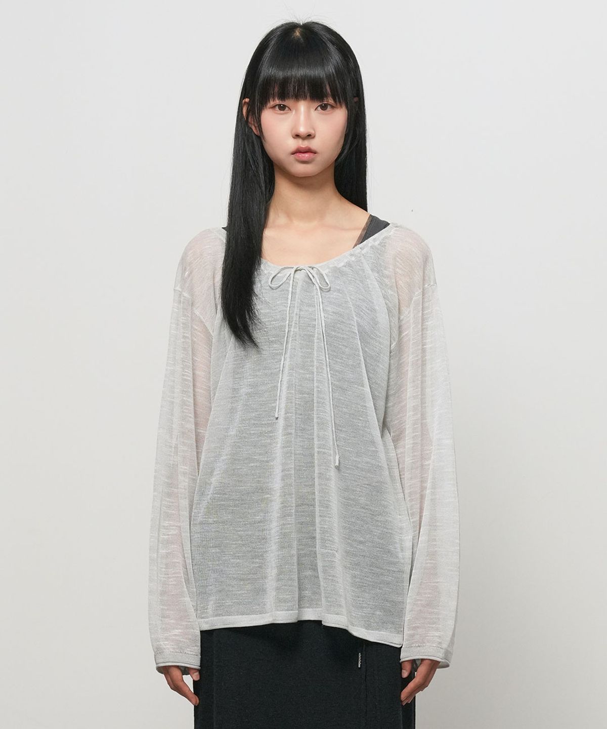 제너럴아이디어(GENERALIDEA) 시스루 넥 스트링 니트 풀오버 [LIGHT GREY] / GF2LKP543