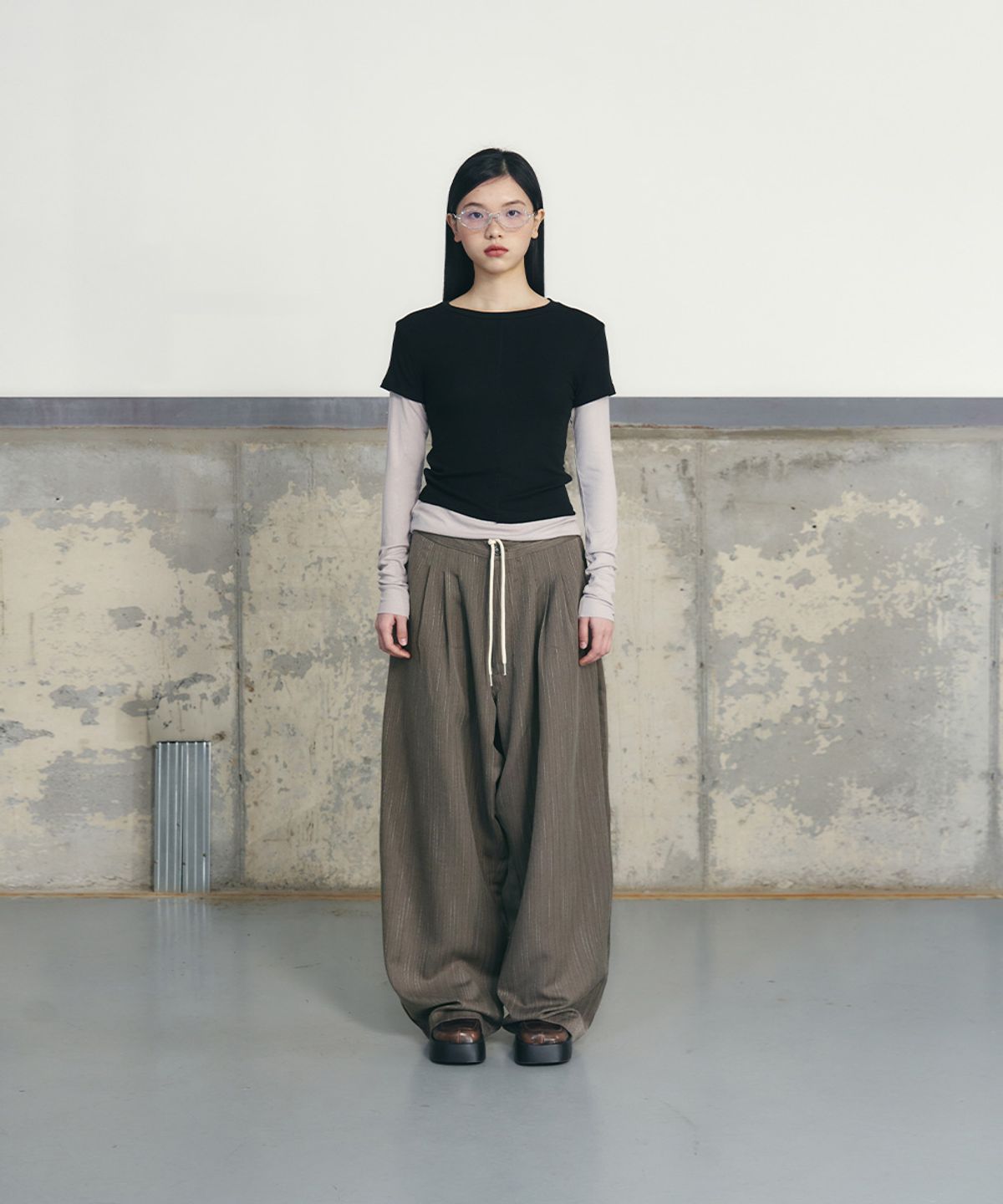 언유즈랩(UNUSEDLAB) 페이디드 슬랙스 [브라운]