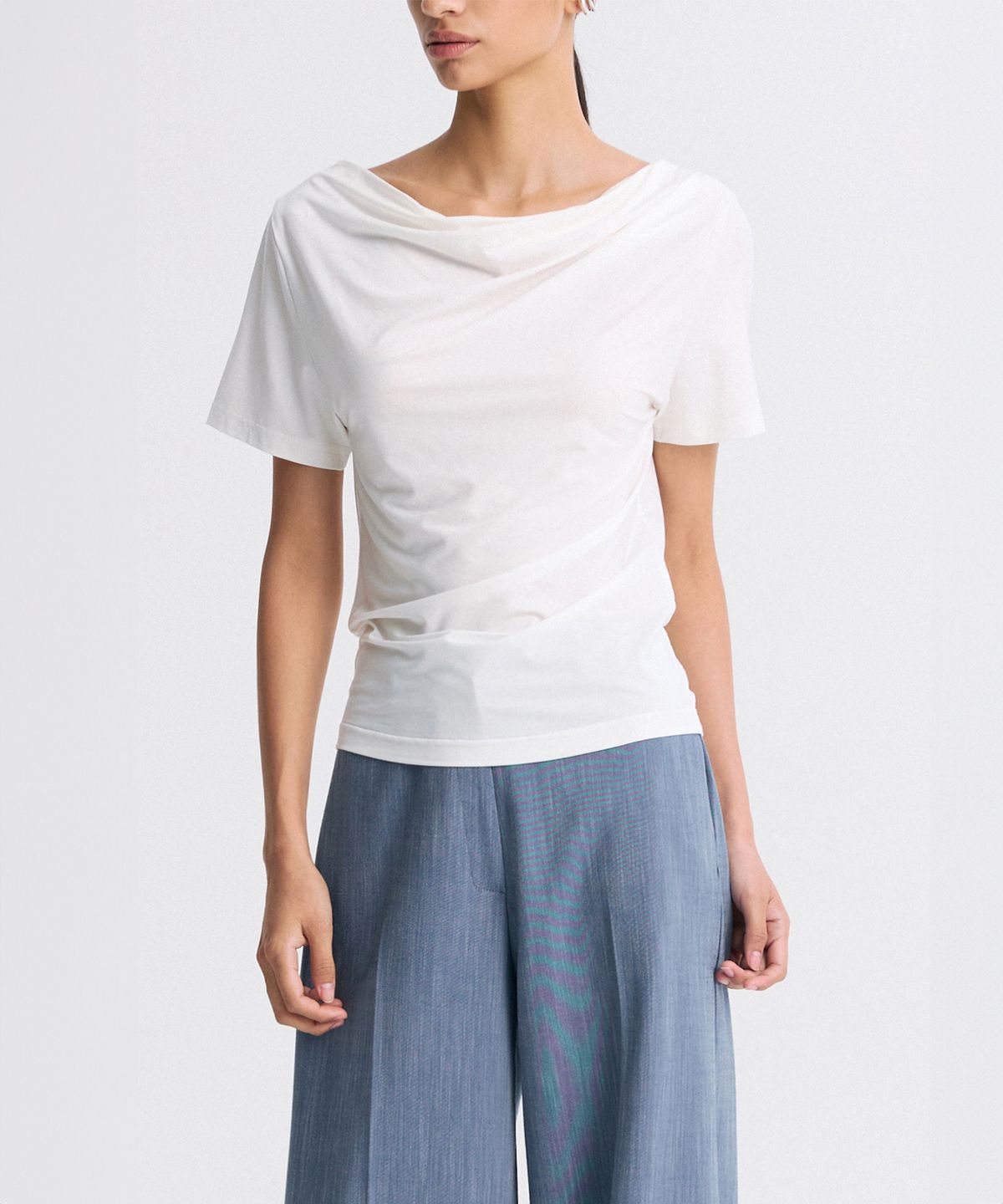 리이(RE RHEE) DRAPED HALF-SLEEVE TOP WHITE