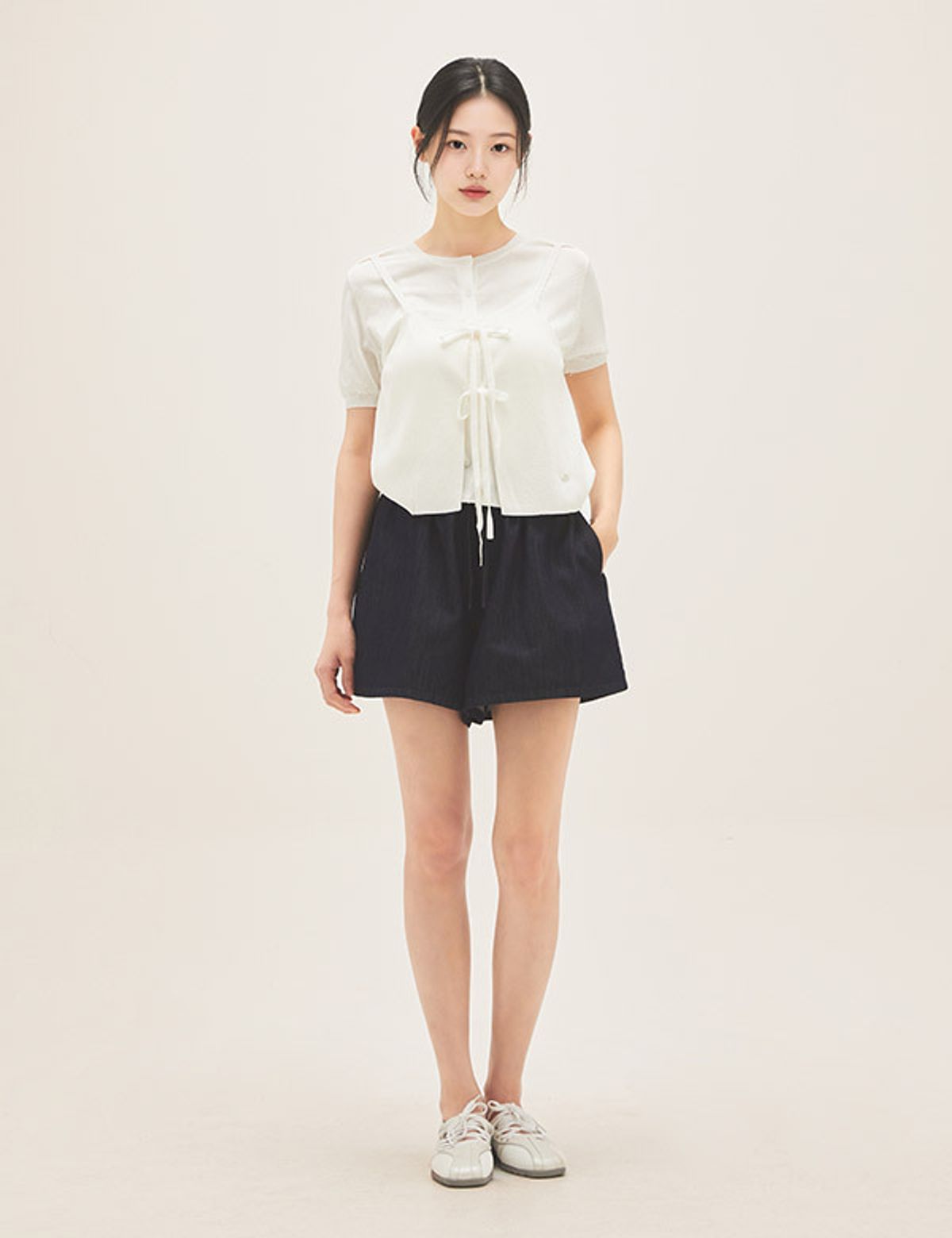 로엠(ROEM) RE 반팔 뷔스티에 매칭 가디건 (RMCKG23R13) RMCKG25RT3
