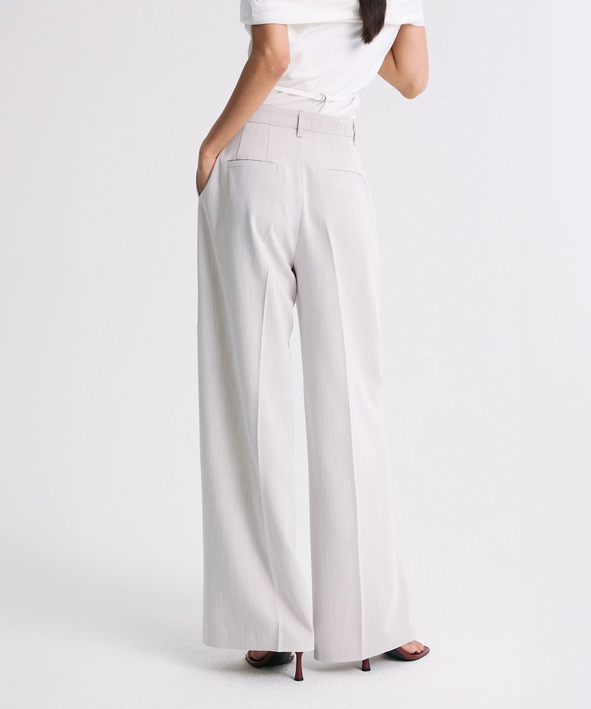 리이(RE RHEE) WIDE LEG PLEATED TROUSERS MIX OAT