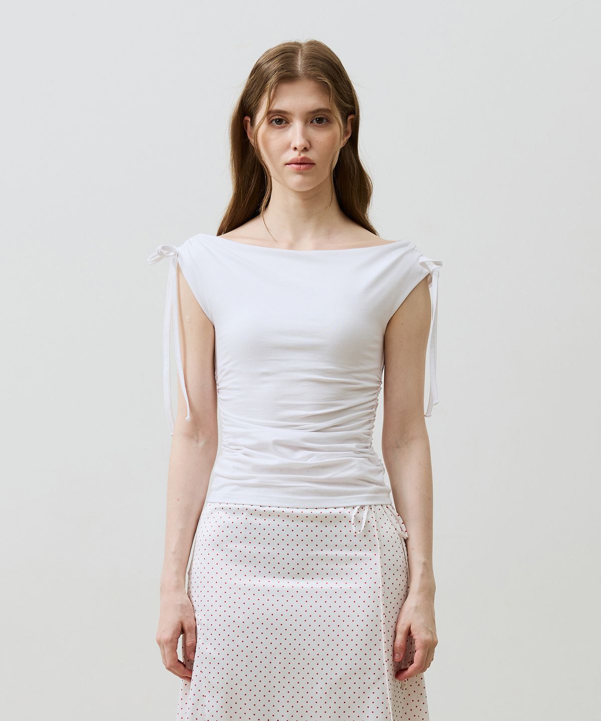 아리킴(ARIKIM) LILY OFF-SHOULDER SHIRRING TOP / WHITE