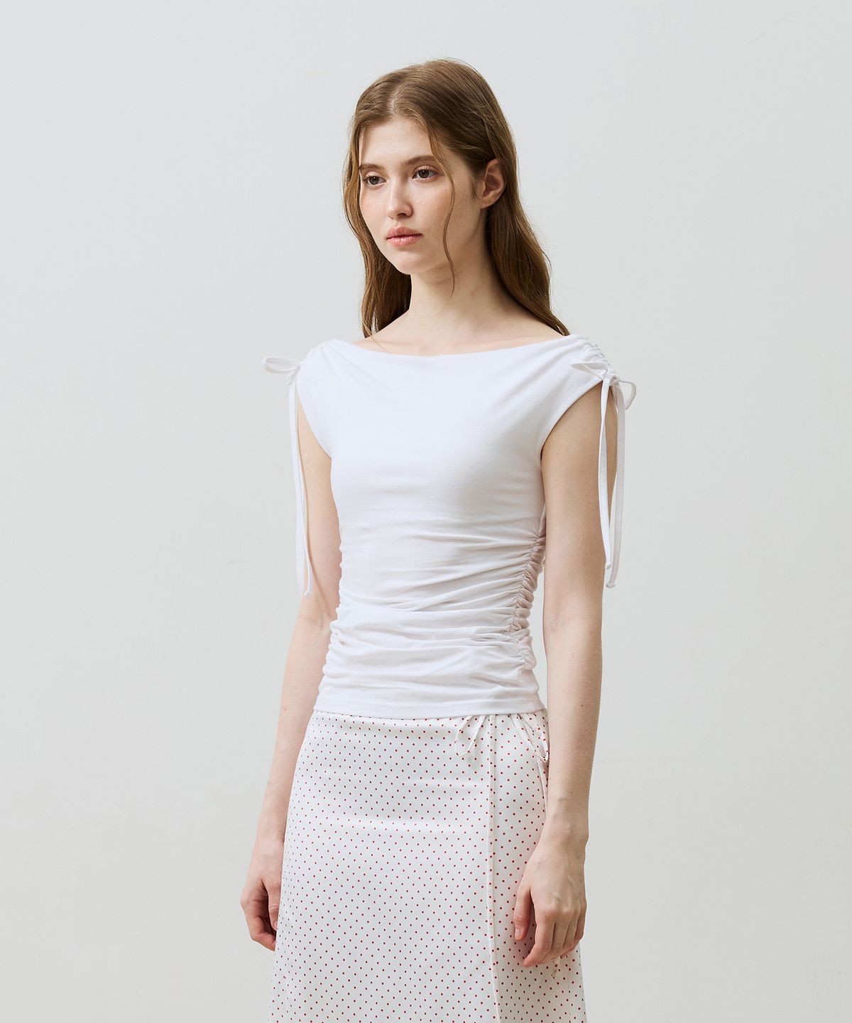 아리킴(ARIKIM) LILY OFF-SHOULDER SHIRRING TOP / WHITE