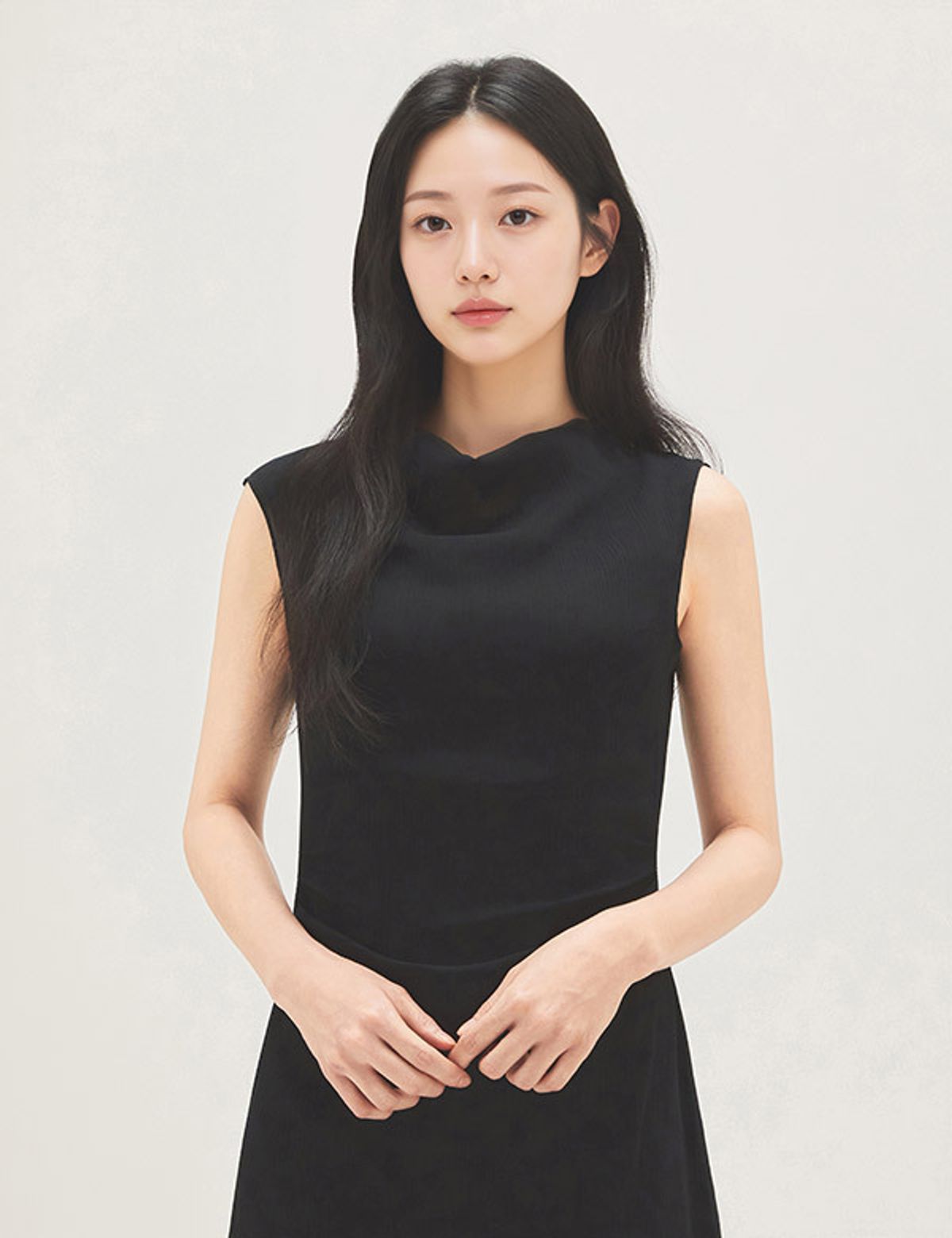로엠(ROEM) 드레이프 시스루 롱원피스 RMOWG26S11
