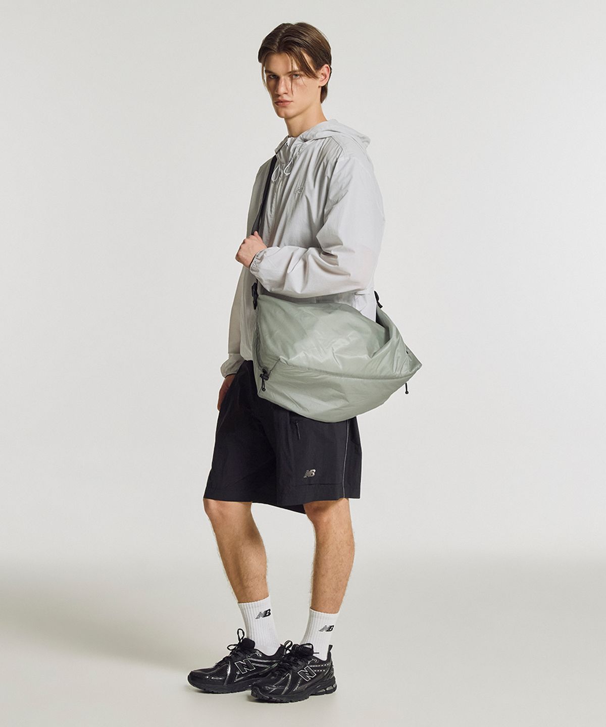 뉴발란스(NEW BALANCE) NBGCGF1209 / 라이트 트레일 크로스백 (L/GRAY)