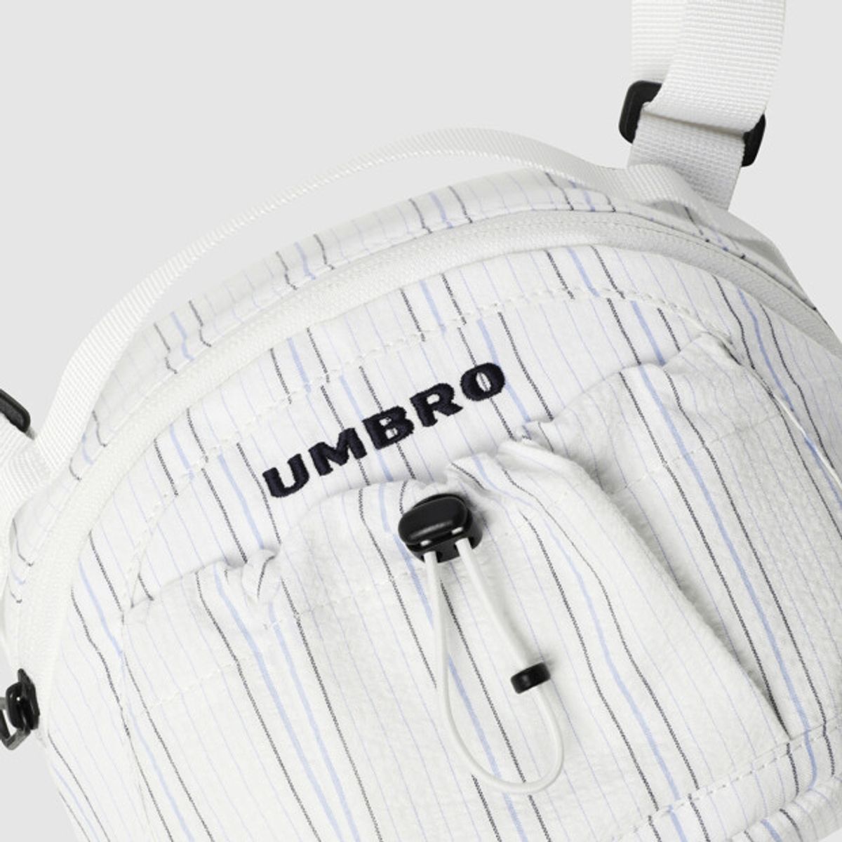 엄브로(UMBRO) 우먼스 만두 크로스백 화이트 UR222CBG62