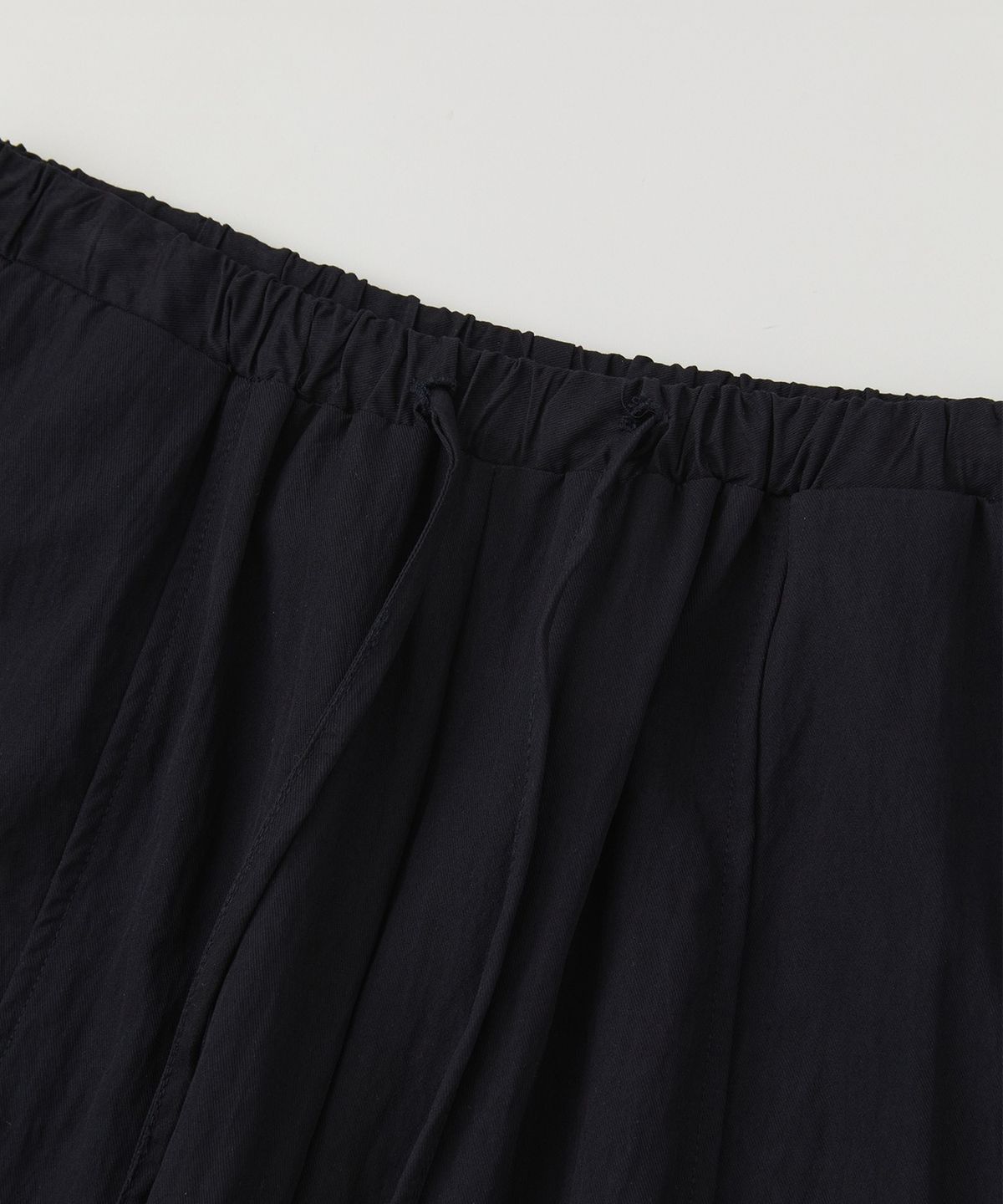 로우넬라인(LOW NELLINE) ELIE MAC CURVED PANTS_DARK NAVY