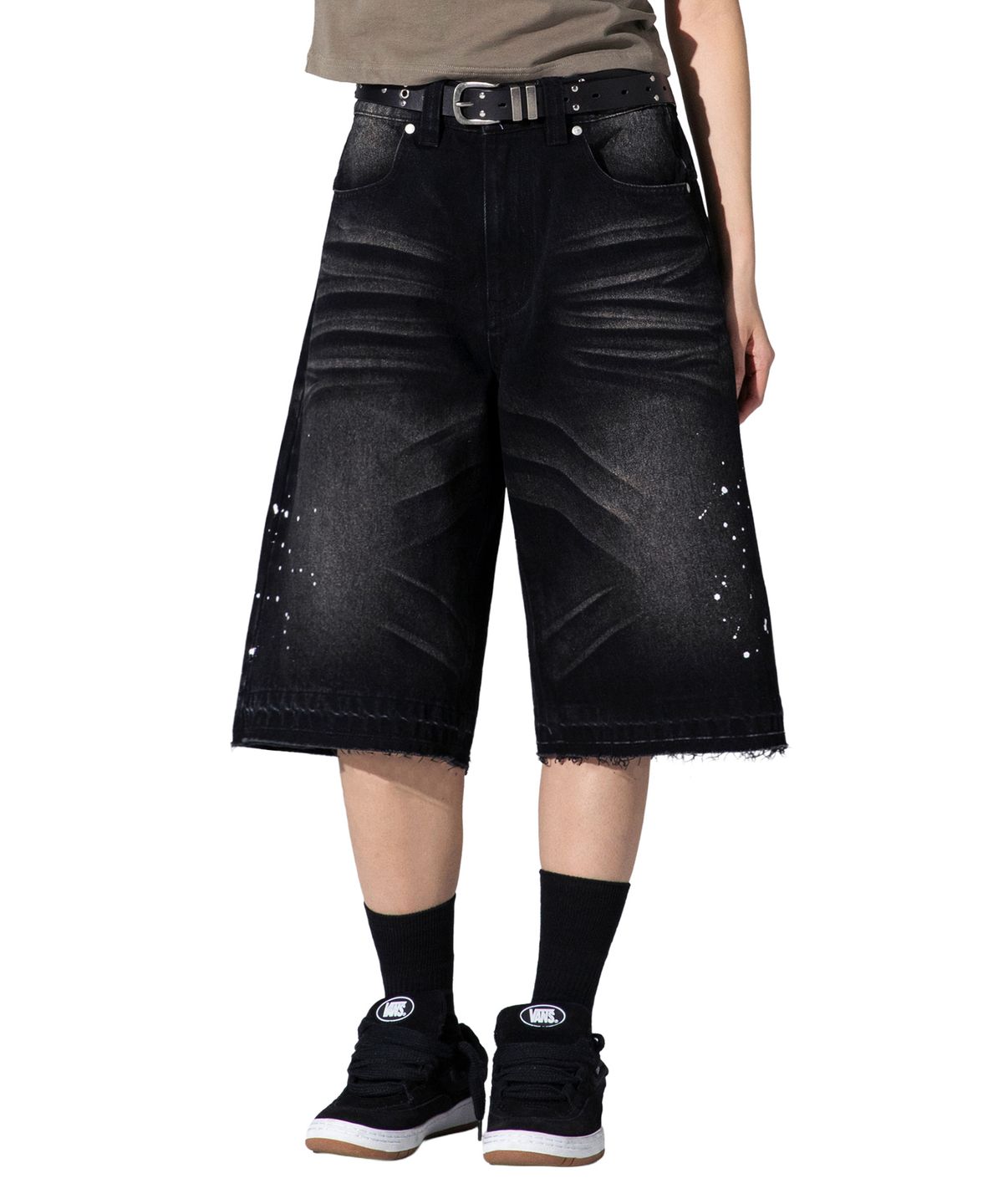 엑스톤즈(XTONZ) XP335 리페어 페인팅 버뮤다 데님 팬츠 (BLACK)
