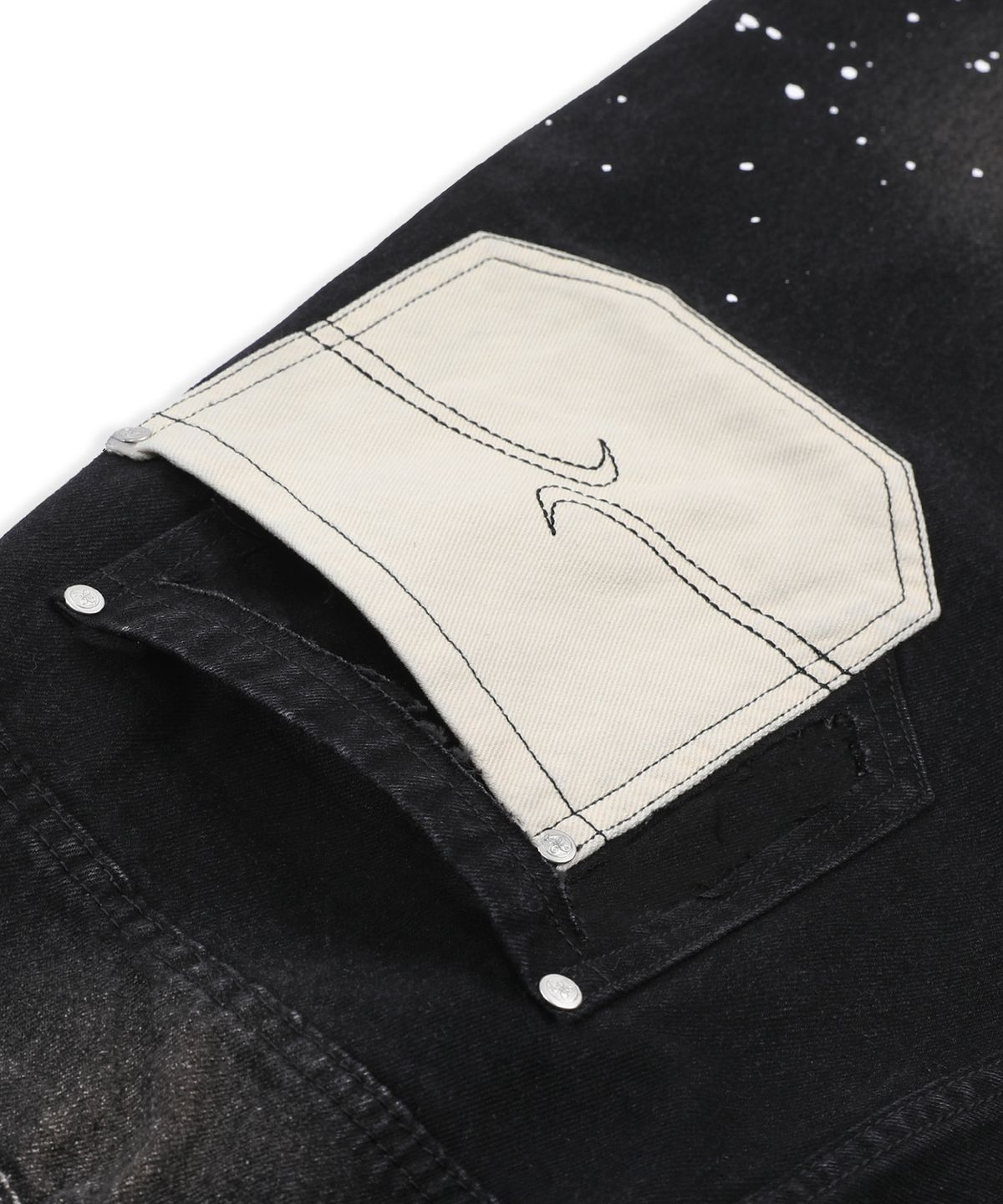엑스톤즈(XTONZ) XP335 리페어 페인팅 버뮤다 데님 팬츠 (BLACK)