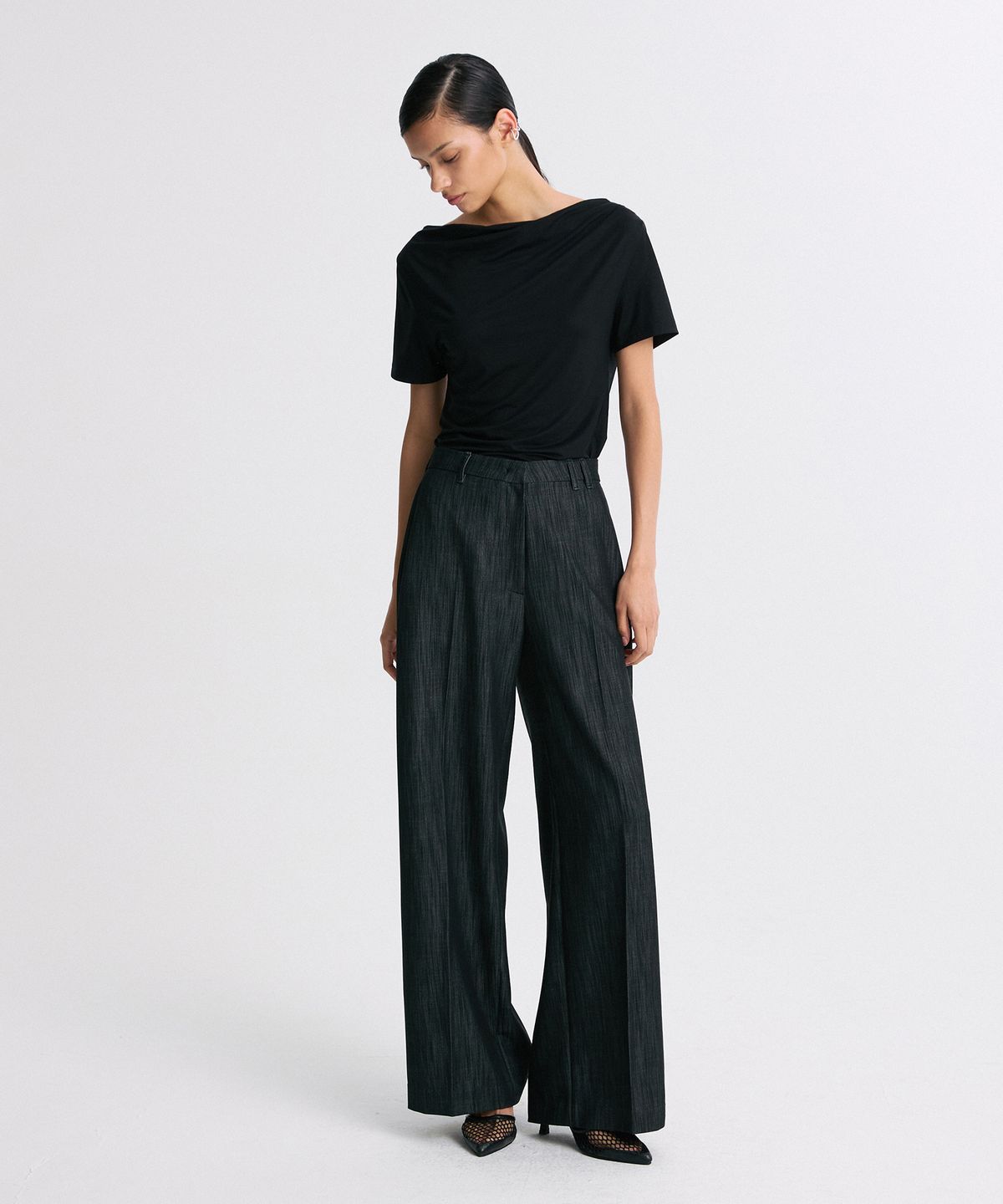 리이(RE RHEE) WIDE LEG PLEATED TROUSERS WASHED BLACK