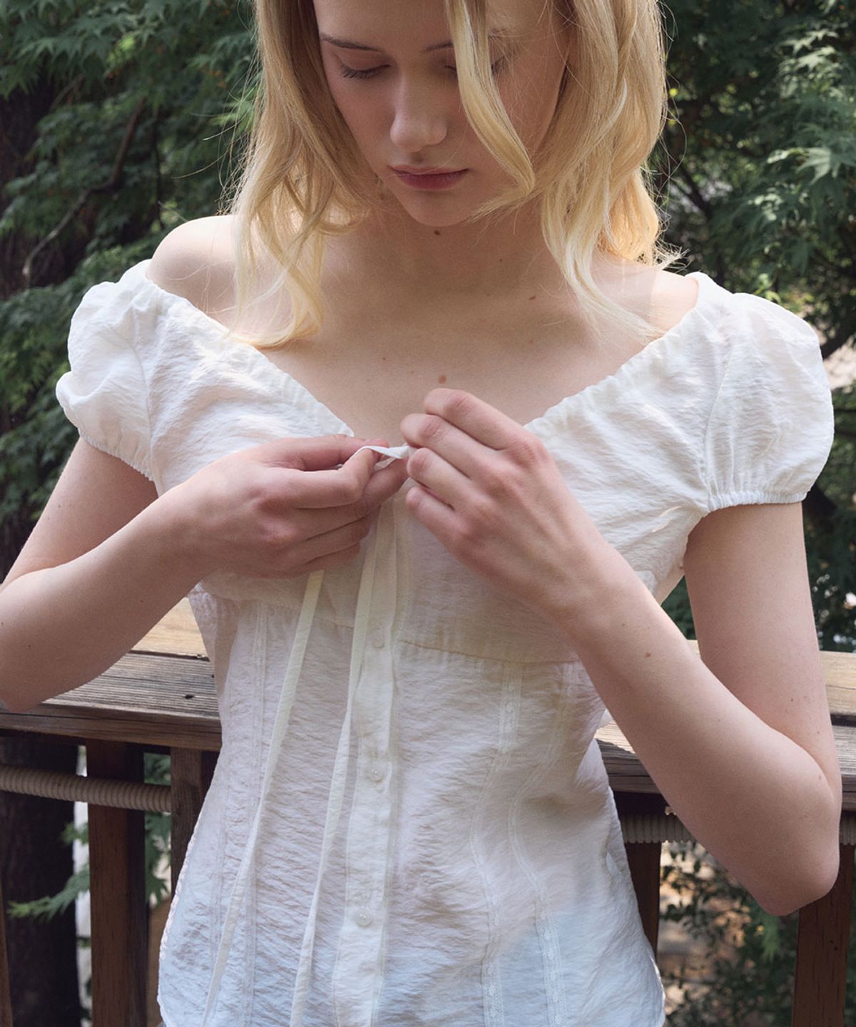 헤인트(HAINT) VIRO SHEER STRING BLOUSE2COL_IVORY