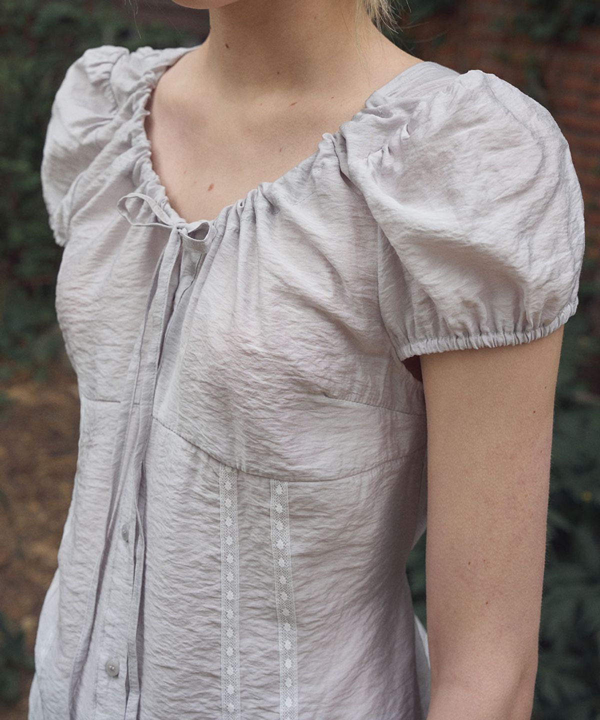 헤인트(HAINT) VIRO SHEER STRING BLOUSE2COL_LIGHT GRAY