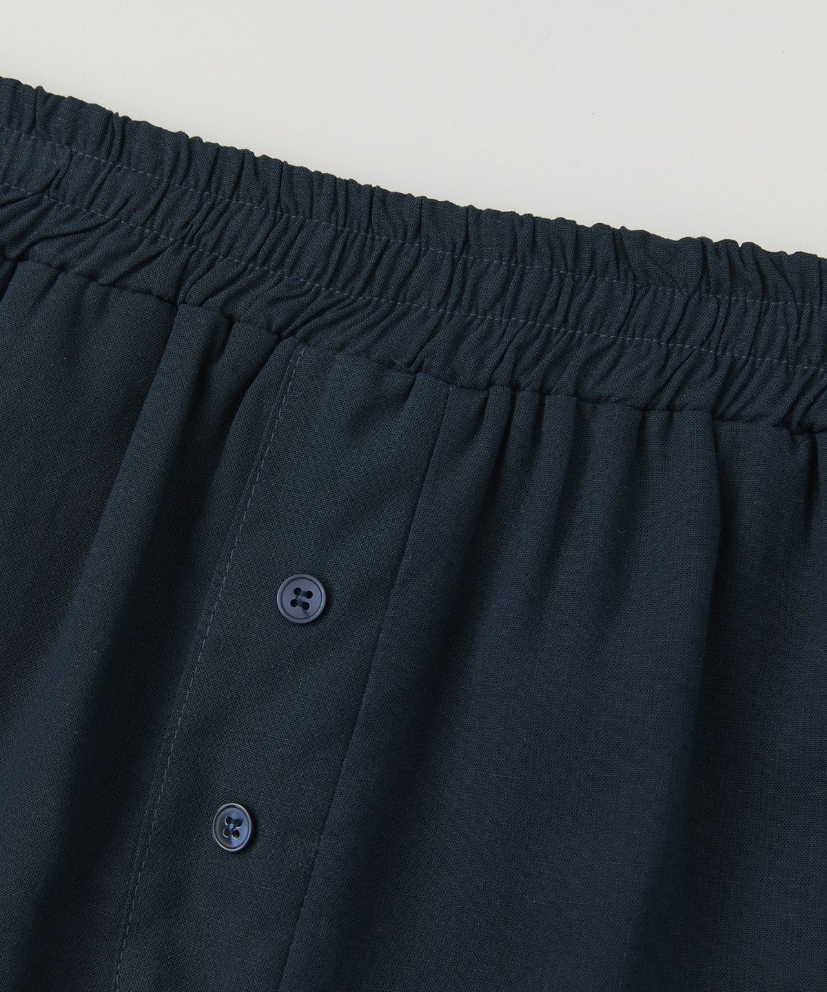 로우넬라인(LOW NELLINE) POSITANO TENCEL LINEN SHORTS_DARK NAVY