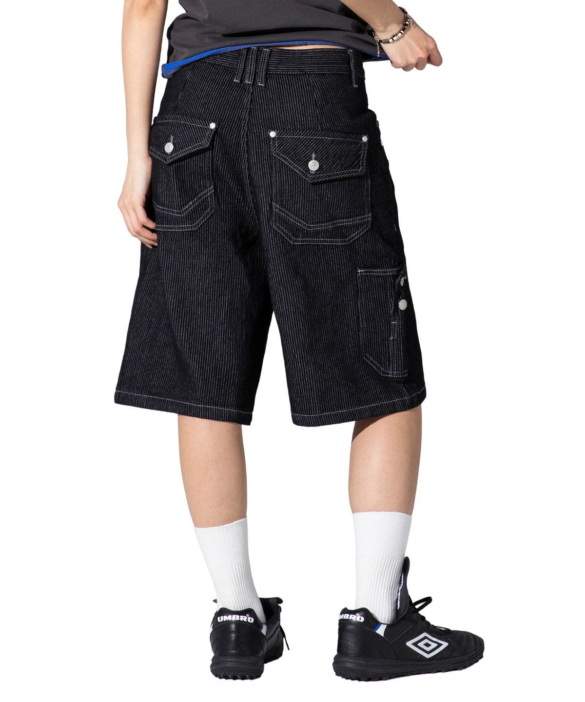 엑스톤즈(XTONZ) XP337 자카드 스트라이프 버뮤다 데님 팬츠 (BLACK)