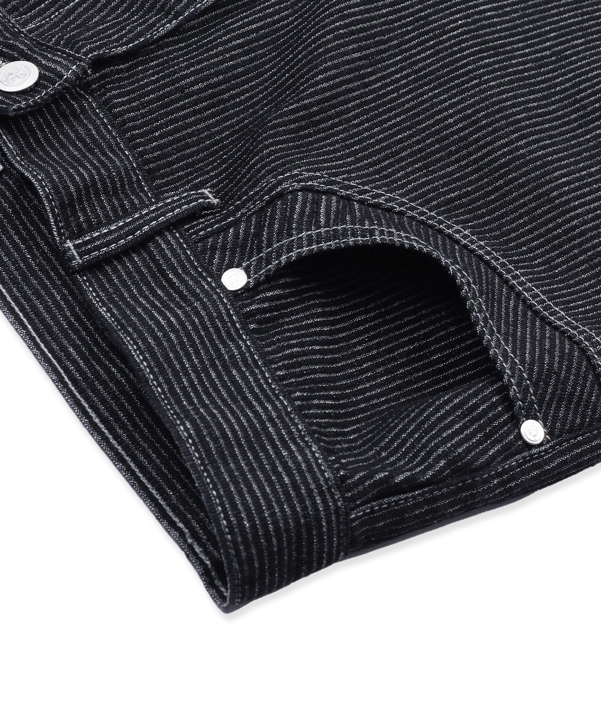 엑스톤즈(XTONZ) XP337 자카드 스트라이프 버뮤다 데님 팬츠 (BLACK)