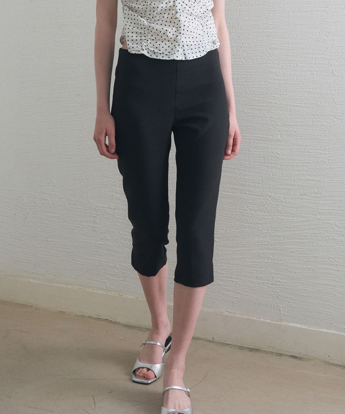 헤인트(HAINT) BLAIR BASIC BAND CAPRI PANTS_BLACK