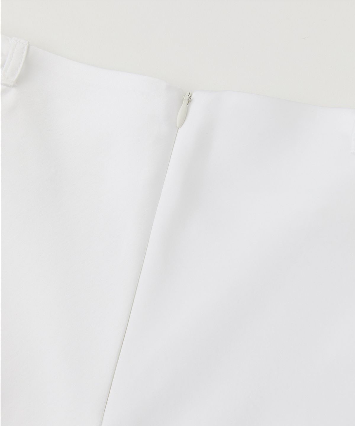 로우넬라인(LOW NELLINE) CAMPBELL’S LOUISE SATIN SKIRT_WHITE