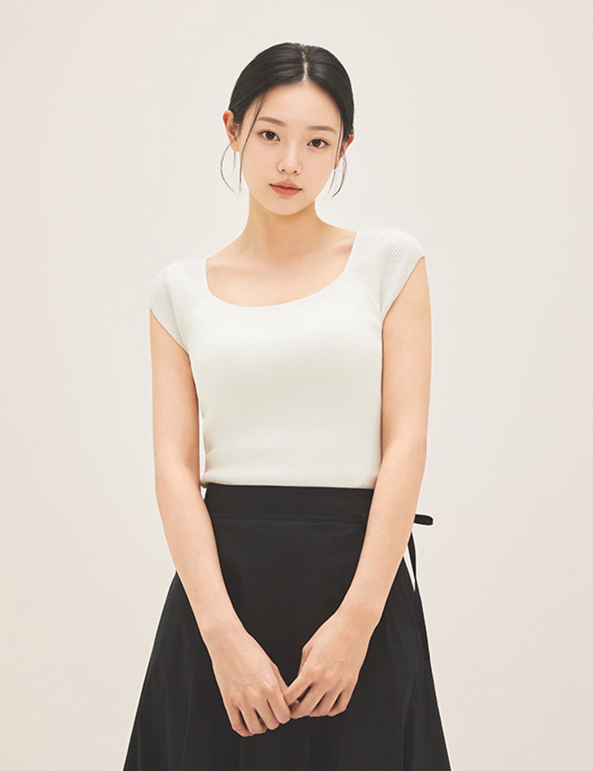 로엠(ROEM) 롱 플레어 스커트 RMWHG26R11