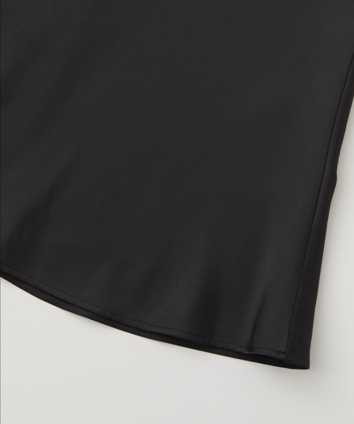 로우넬라인(LOW NELLINE) CAMPBELL’S LOUISE SATIN SKIRT_BLACK