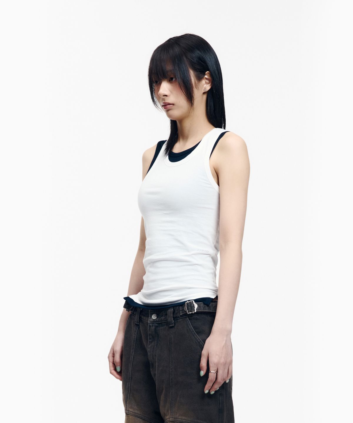 아캄(AAKAM) 2-Piece Layered Sleeveless (White)