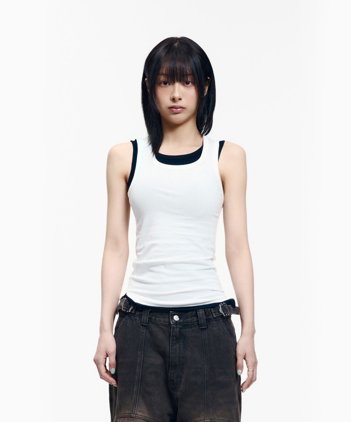 아캄(AAKAM) 2-Piece Layered Sleeveless (White)