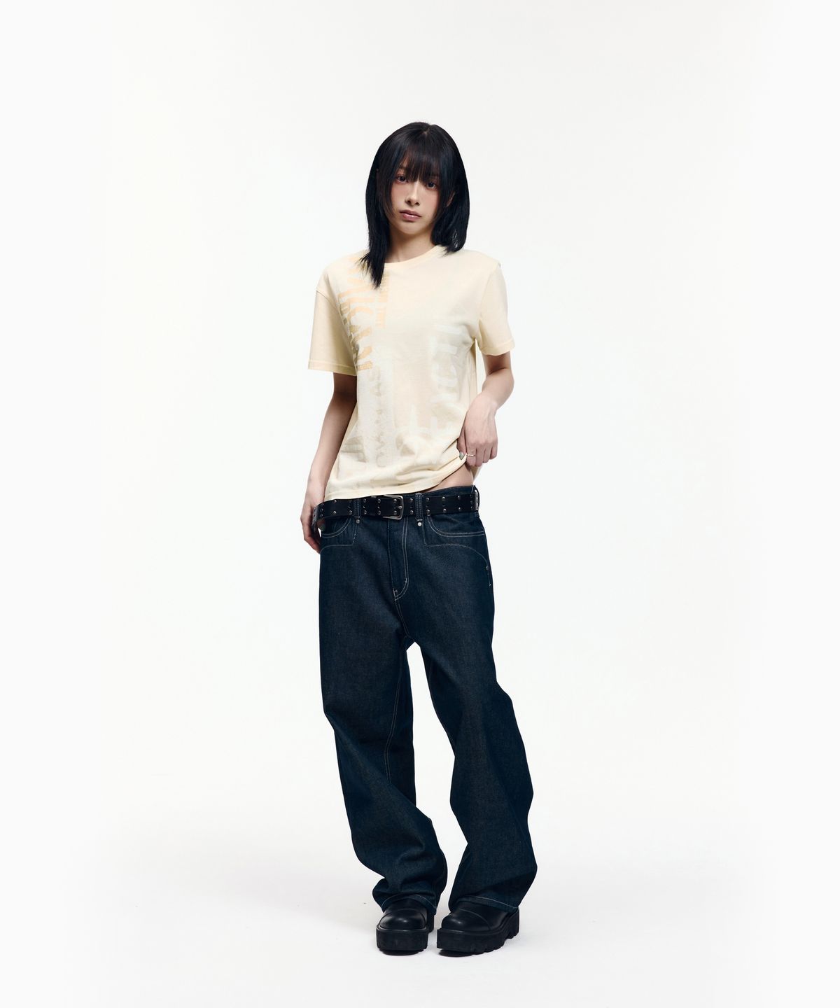 아캄(AAKAM) Aim Lettering Half Top (Light Yellow)