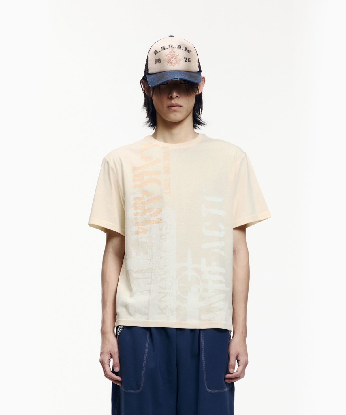 아캄(AAKAM) Aim Lettering Half Top (Light Yellow)