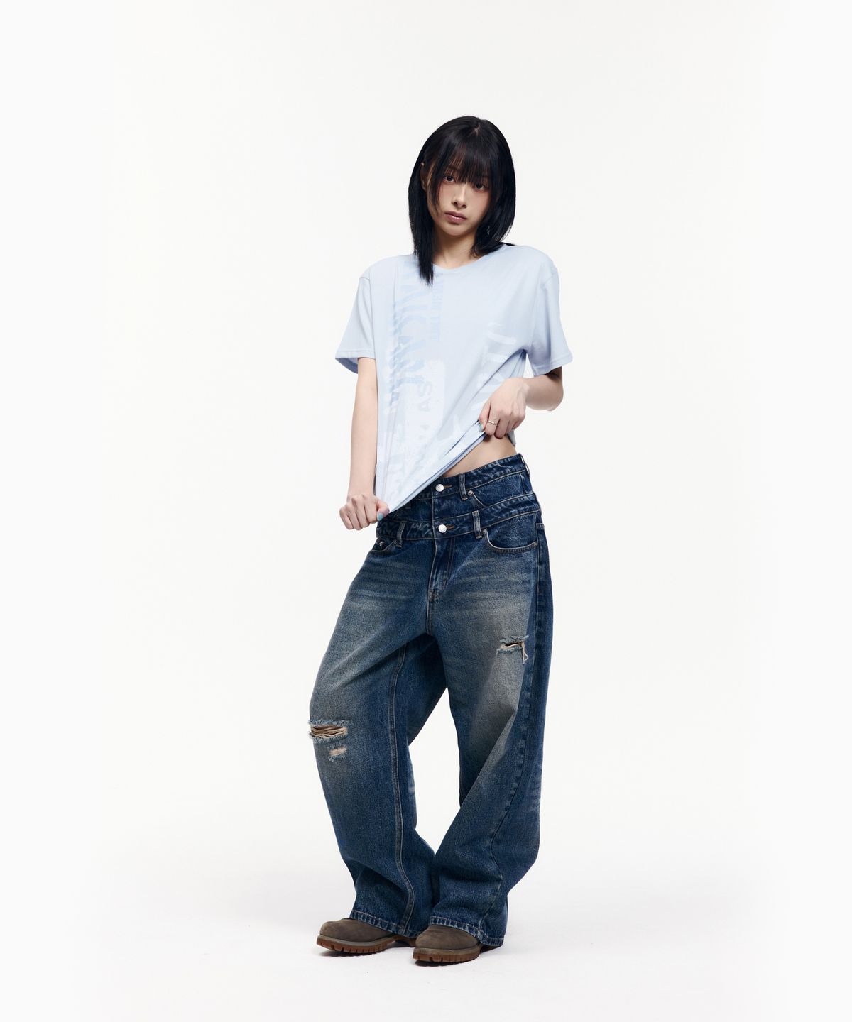 아캄(AAKAM) Aim Lettering Half Top (Sky Blue)