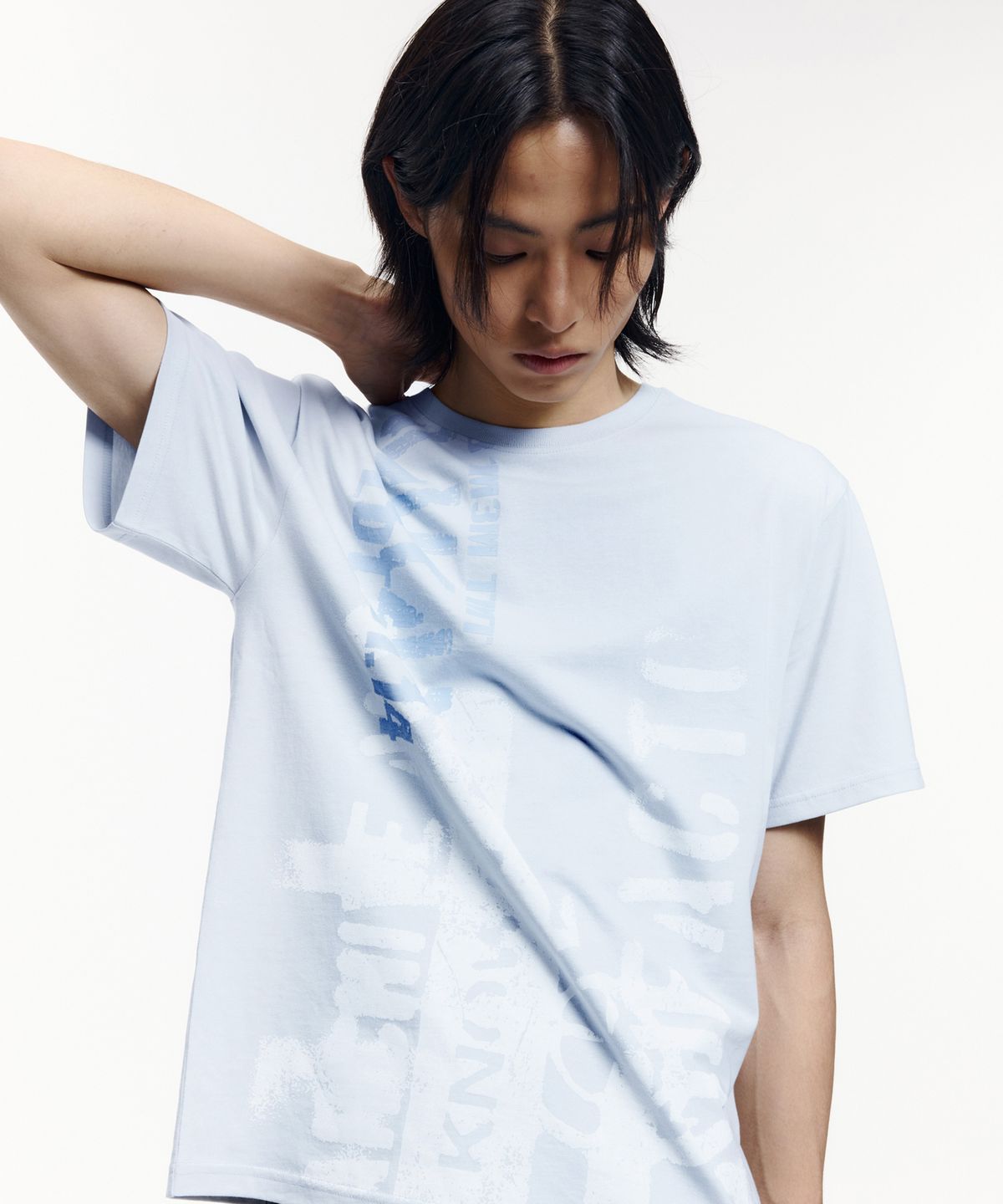 아캄(AAKAM) Aim Lettering Half Top (Sky Blue)