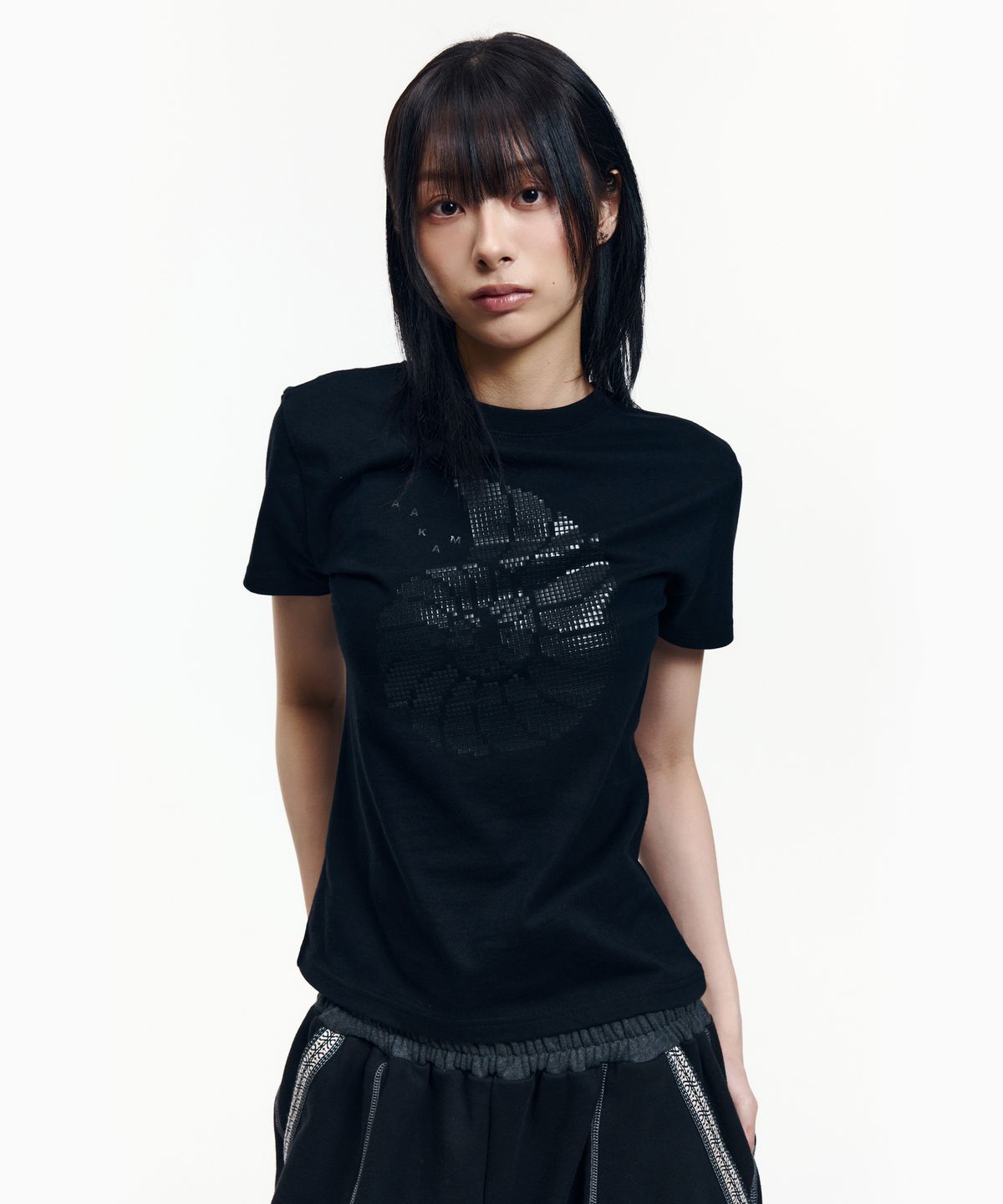 아캄(AAKAM) Ammonite Half Top (Black)