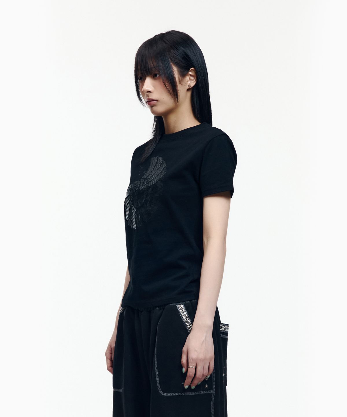 아캄(AAKAM) Ammonite Half Top (Black)
