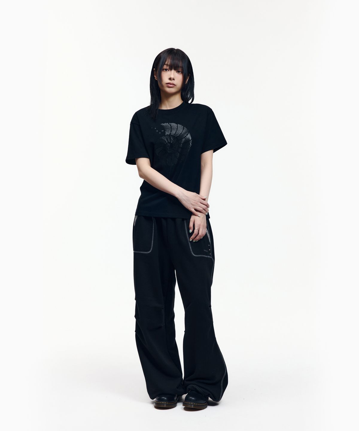 아캄(AAKAM) Ammonite Half Top (Black)