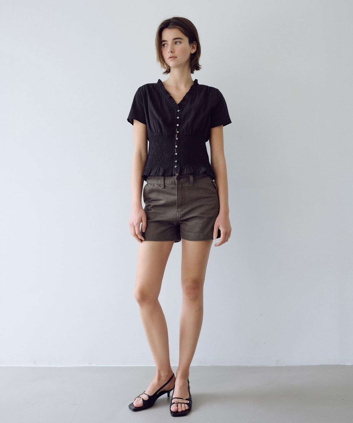 유라고(URAGO) Smocked frill blouse_Black