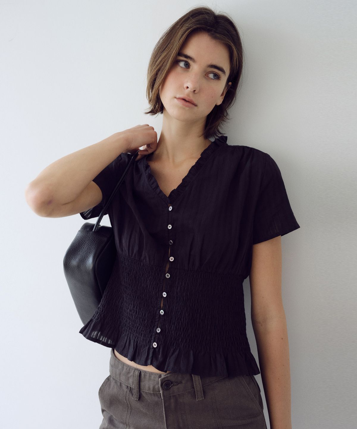 유라고(URAGO) Smocked frill blouse_Black