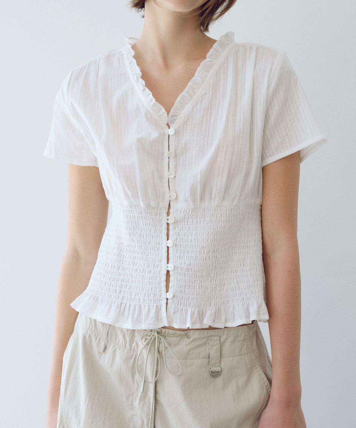 유라고(URAGO) Smocked frill blouse_Ivory