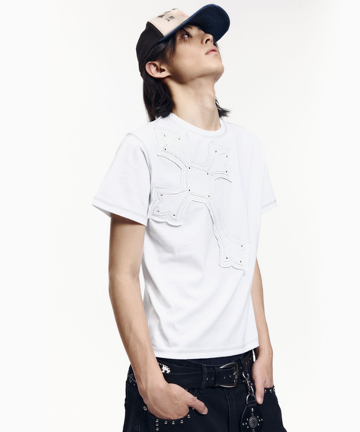 아캄(AAKAM) Big Patch CROS2 Half Top (White)