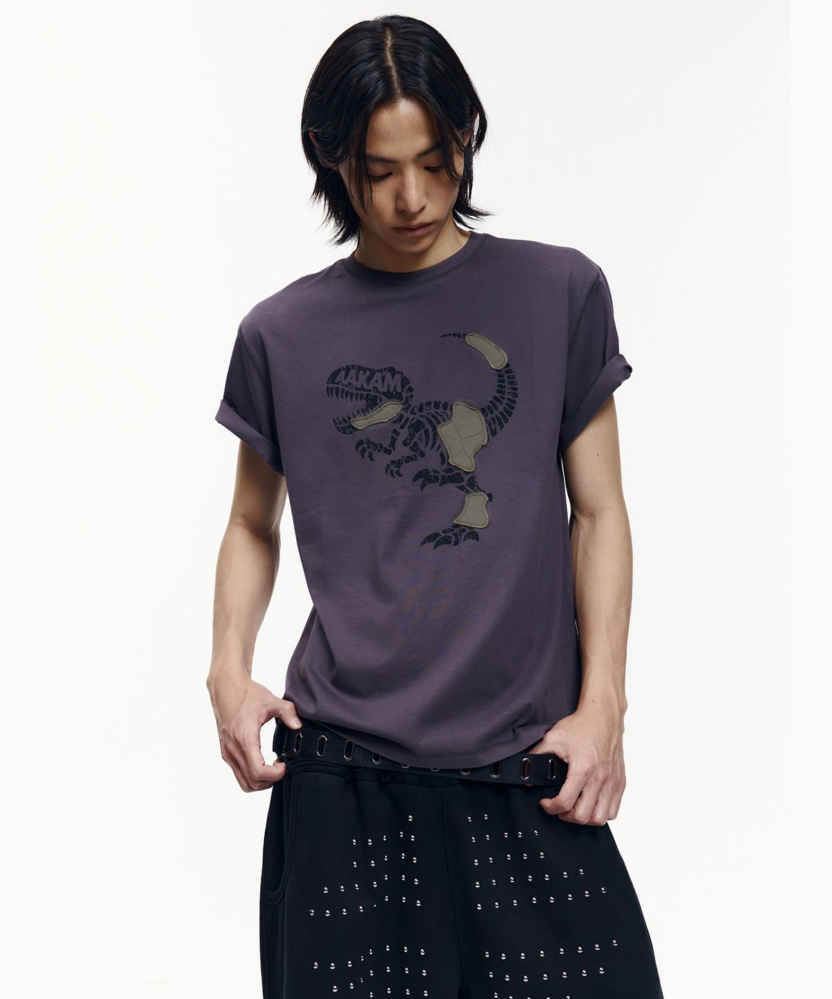 아캄(AAKAM) Dino Patch Half Top (Dusty Purple)