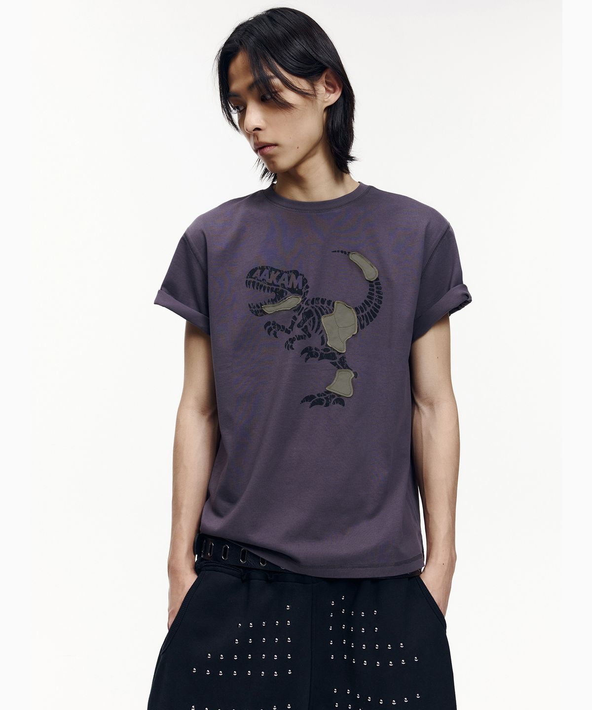 아캄(AAKAM) Dino Patch Half Top (Dusty Purple)
